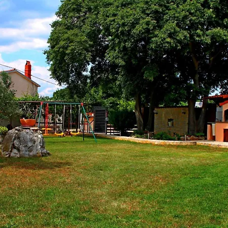 Сasa de vacaciones Holiday Casa Eduard *