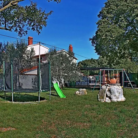 Holiday Casa Eduard Сasa de vacaciones Šišan