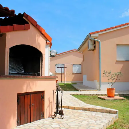 Holiday Casa Eduard Сasa de vacaciones Šišan