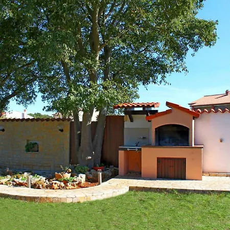 Holiday Casa Eduard Šišan